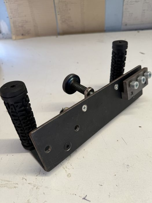 Приспособление для спуска ножей