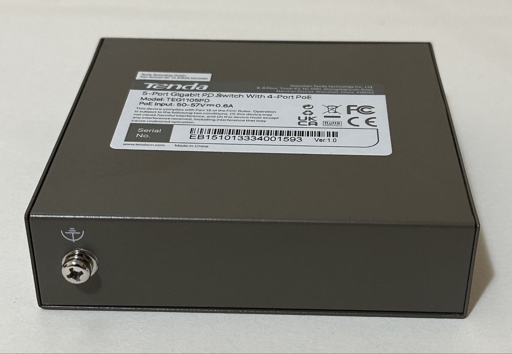 Switch Tenda TEG1105PD Gigabit PoE P 4xPoE OUT + 1xPoE IN