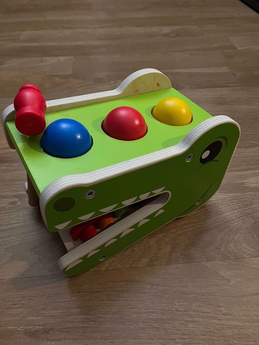 Brinquedos de madeira- criança