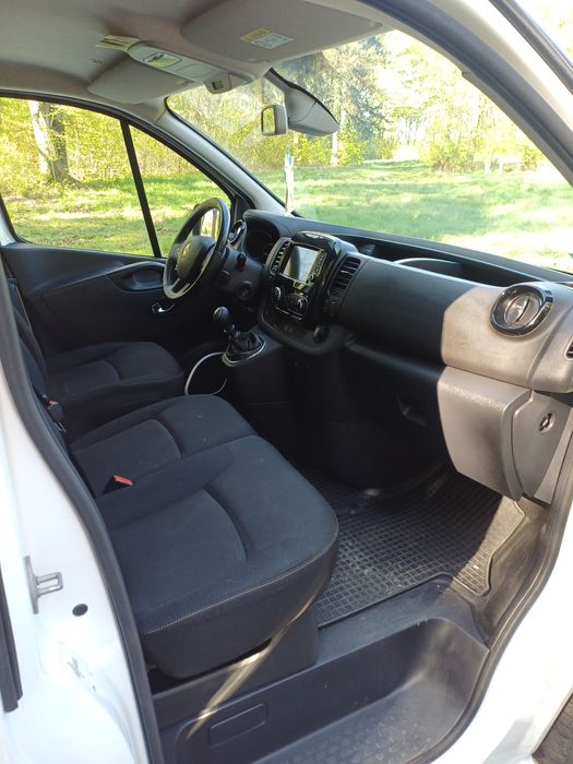 Renault trafic osobowy, 2018r.