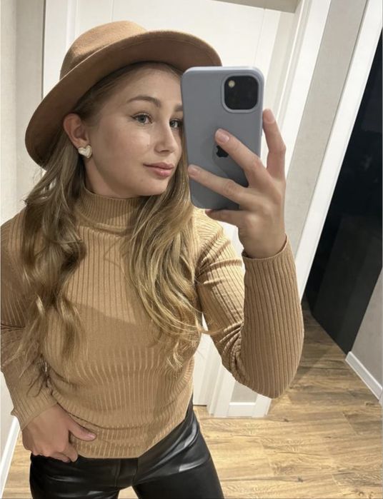 Жіночий вовняний капелюх Zara