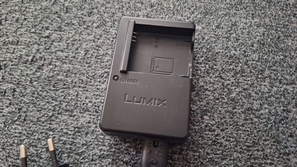 Ładowarka Panasonic Lumix VSK0806 , Oryginał , 100% sprawna.  Battery Charger DC 4.2V 0.65A