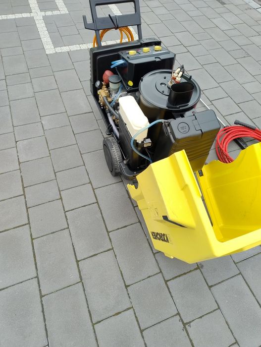 Profesjonalna myjka na ciepłą i zimną wodę Karcher HDS 790C
