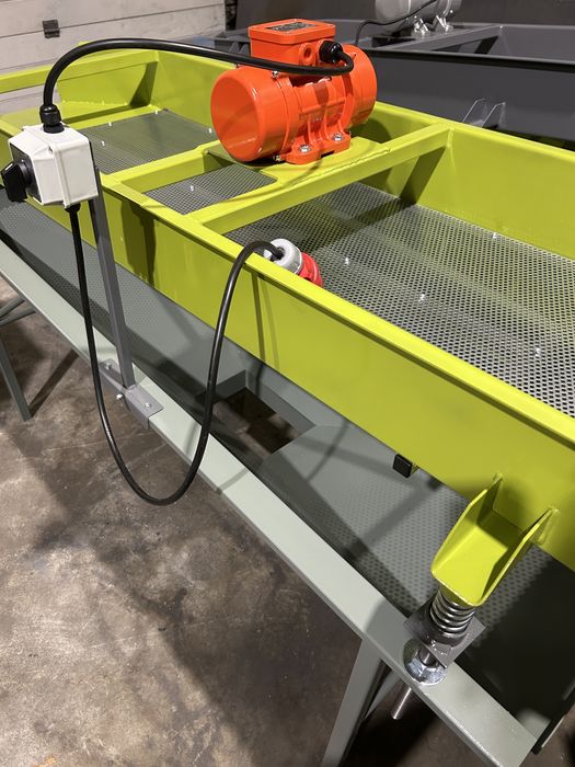 Przesiewacz wibracyjny 5mm pellet plastik