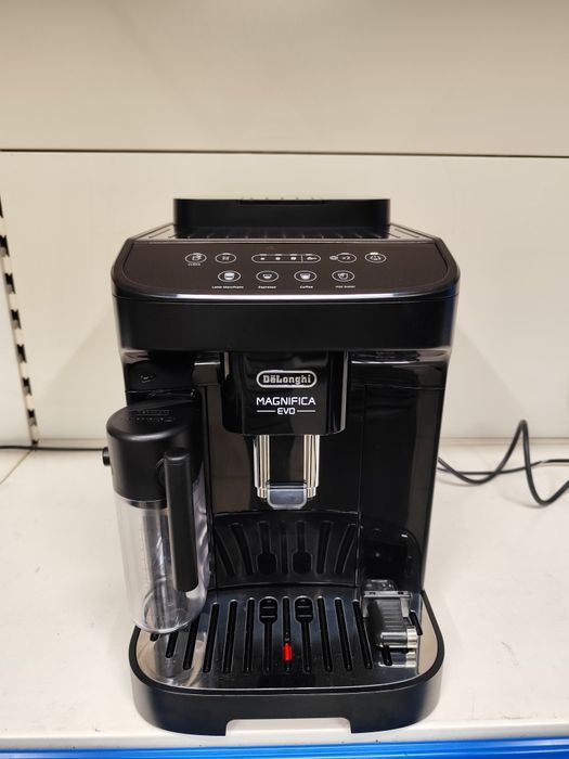 Кавоварка Delonghi magnifica evo