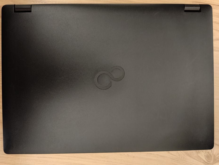 Fujitsu Lifebook E548 I5-8250U 8/256 ddr4