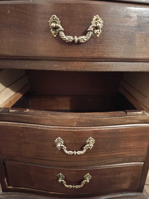 Pequeno Camiseiro Vintage