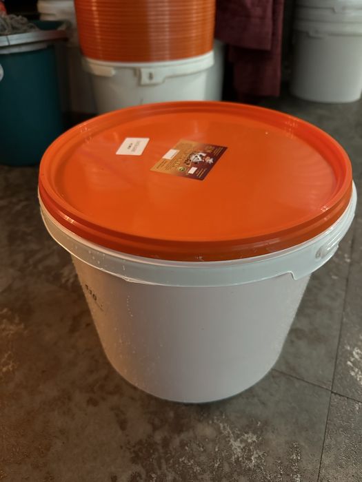 Продам відра на 10л