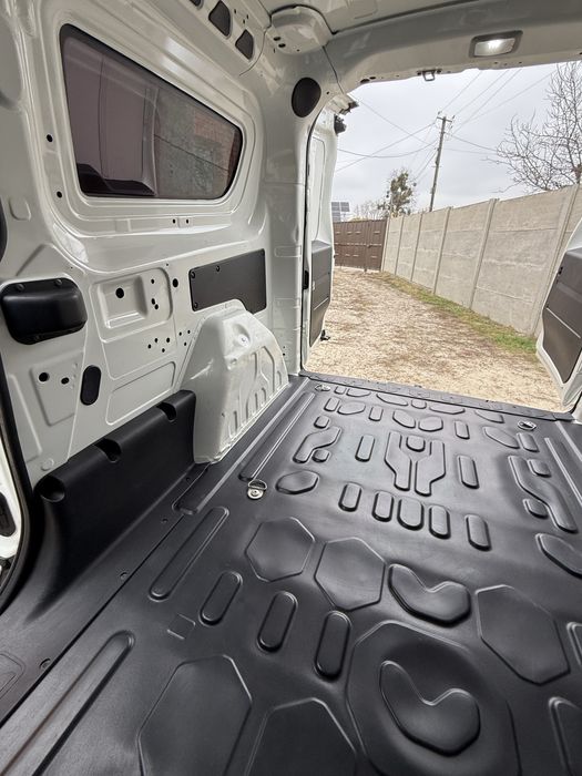 Fiat Doblo 1,6  D 2018  грузовой фургон .