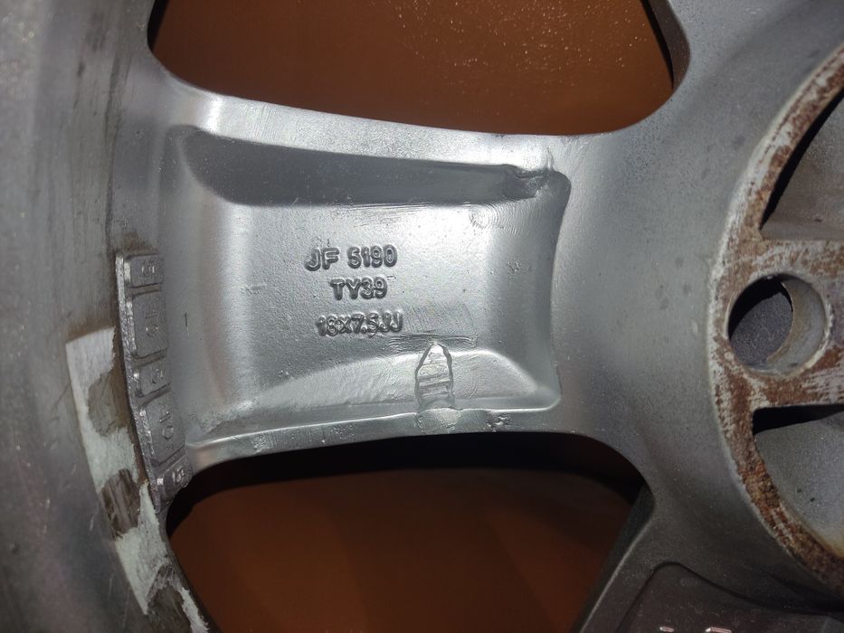 Продам диски r18 5*120 8j