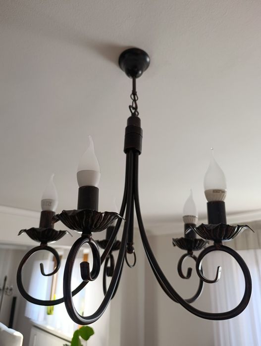 Żyrandol świecznikowy oraz lampa podłogowa