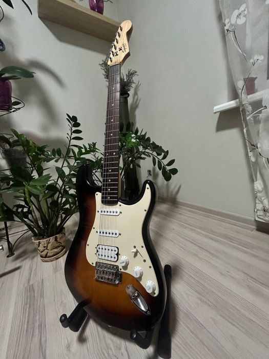 Електрогітара Fender Squier Bullet Strat + Fender Acoustasonic 15W