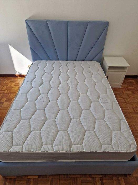 Camas De Casal Estofadas ALTA GAMA - MODELO GOMOS - Top de Gama 190x140m Estrado Incluído!!
