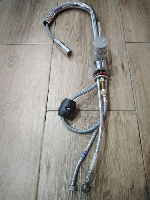 Bateria kuchenna z wyciągana wylewką