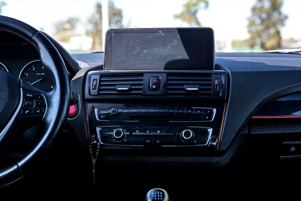 BMW Série 1 118d – 2013 | CarPlay | Sensores | Impecável