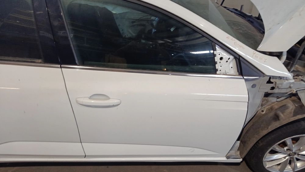 Porta frente direita RENAULT Megane IV (B9A/M_)