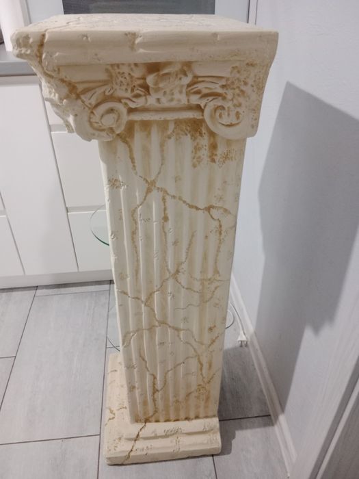 Filar kolumna grecka regal barek słupek lampka półka
