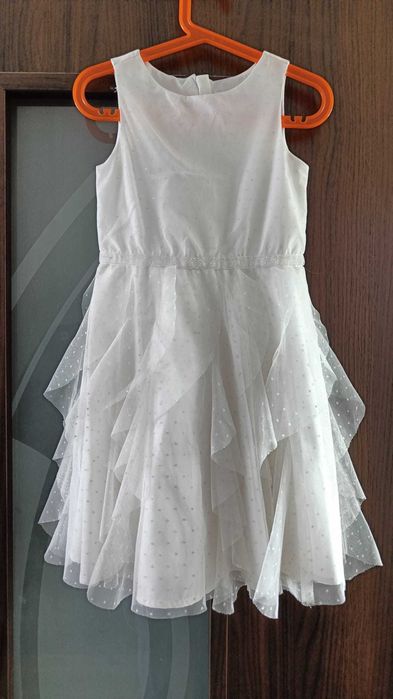 Sukienka dla dziewczynki 110 cm. Na różne okazje/do przedszkola! Smyk