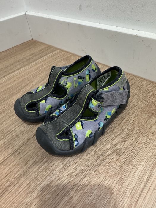 Buty/kapcie rozmiar 22