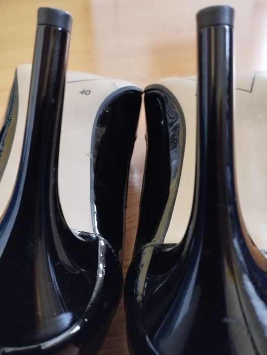 Sprzedam buty na obcasie czarne