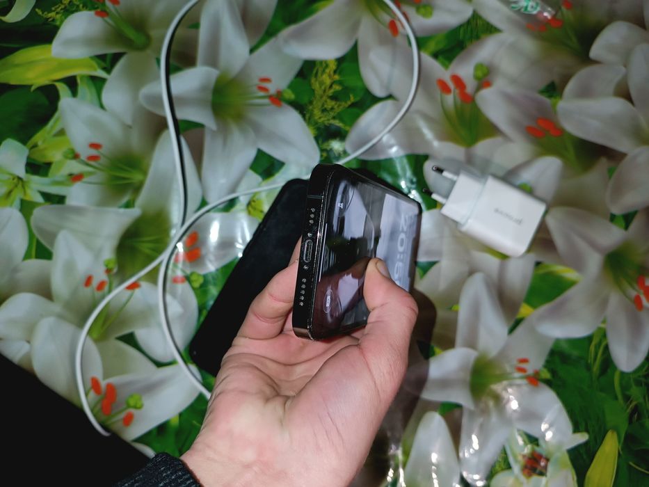 Айфон 13 про 256 100%акб