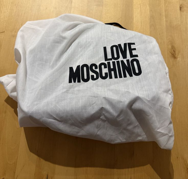 Mala Love Moschino preta