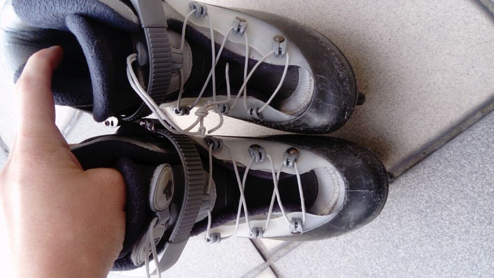 Łyżwy dziecięce 27