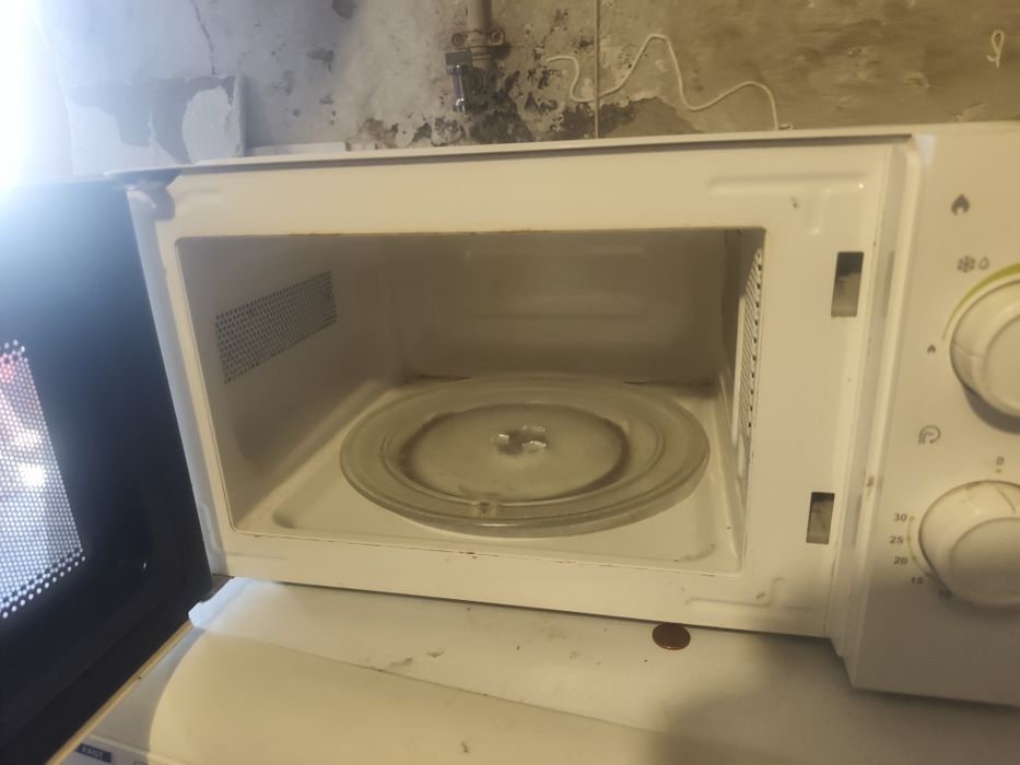 Microondas  semi novo