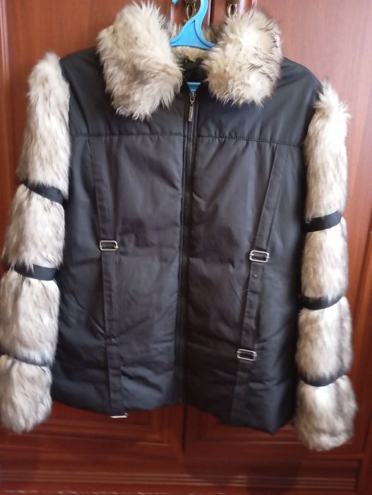 Куртка на холодну осінь теплу зиму  в гарному стані