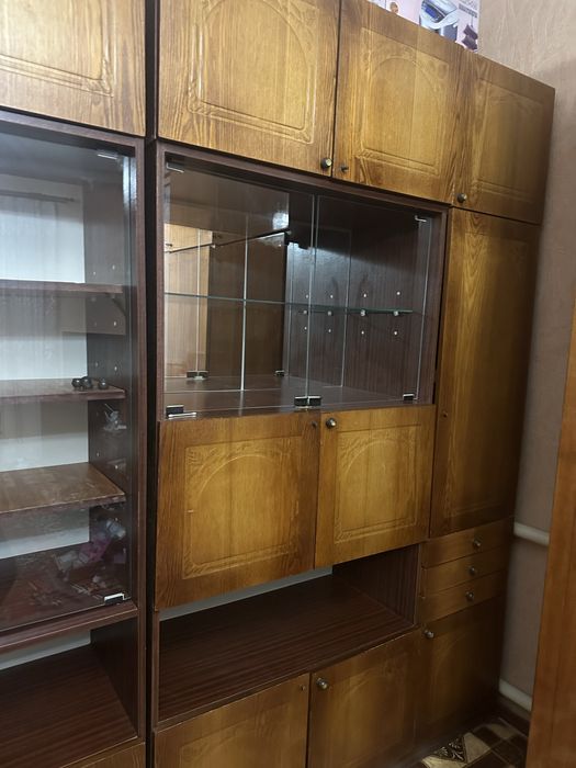 Меблева стінка.