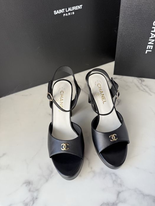 Sandały Chanel black leather