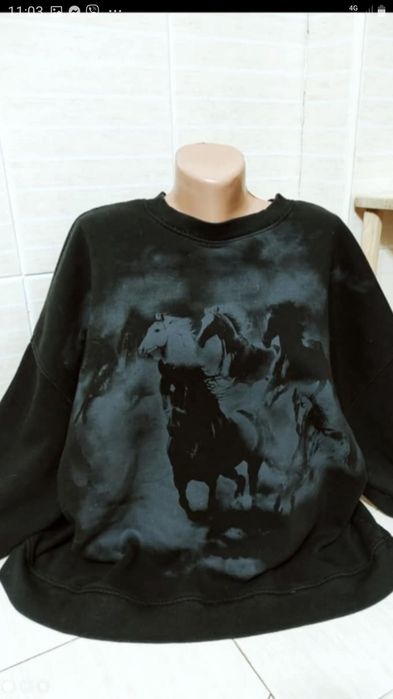 Продам світшот з символом року.