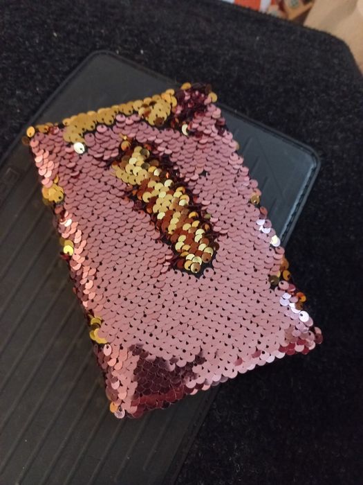 Caderno A6 muda de cor