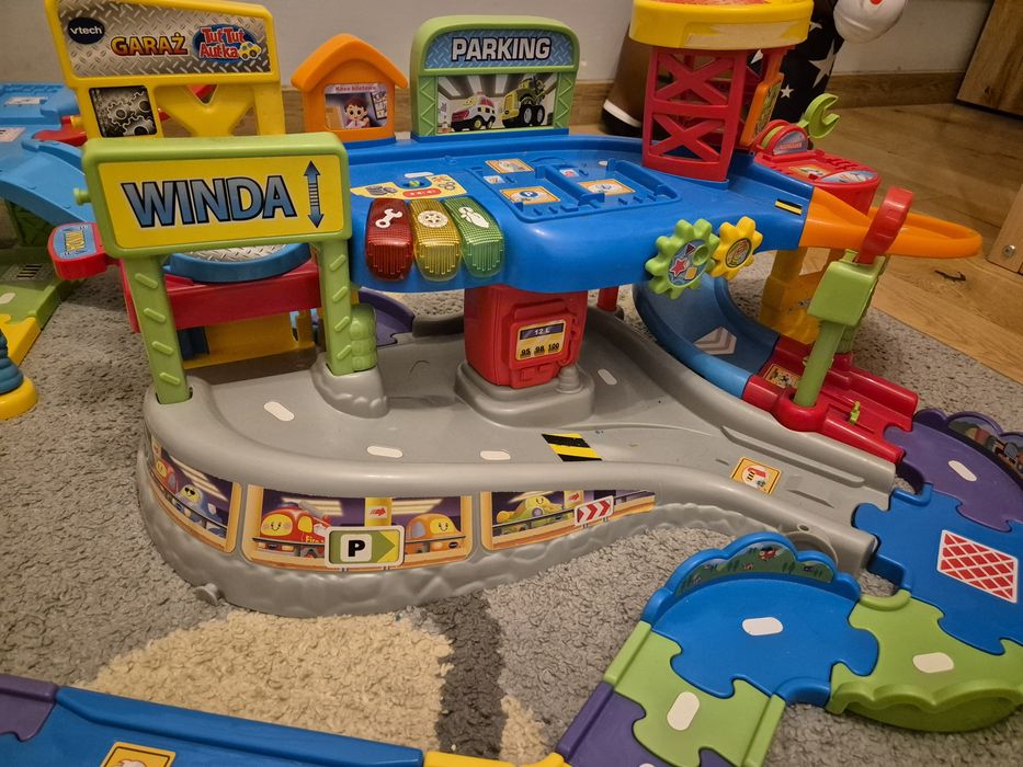 Garaż VTech Tut Tut + warsztat Vtech Tut Tut + tor uliczny + autka