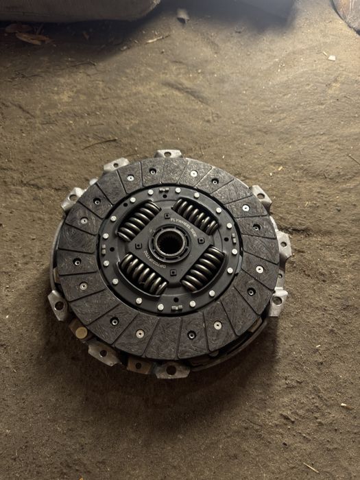 Зчеплення на автомобіль “Audi” мотор 2,5