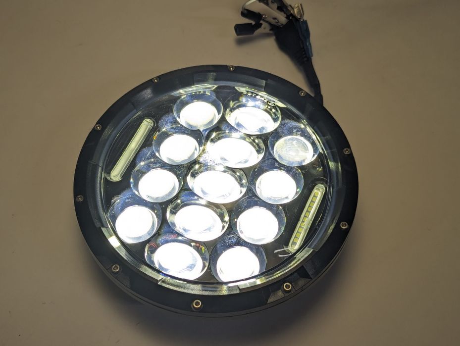 Передние лэд фары Нива ВАЗ 2121, ВАЗ 2101, ГАЗ24, УАЗ. LED много линз