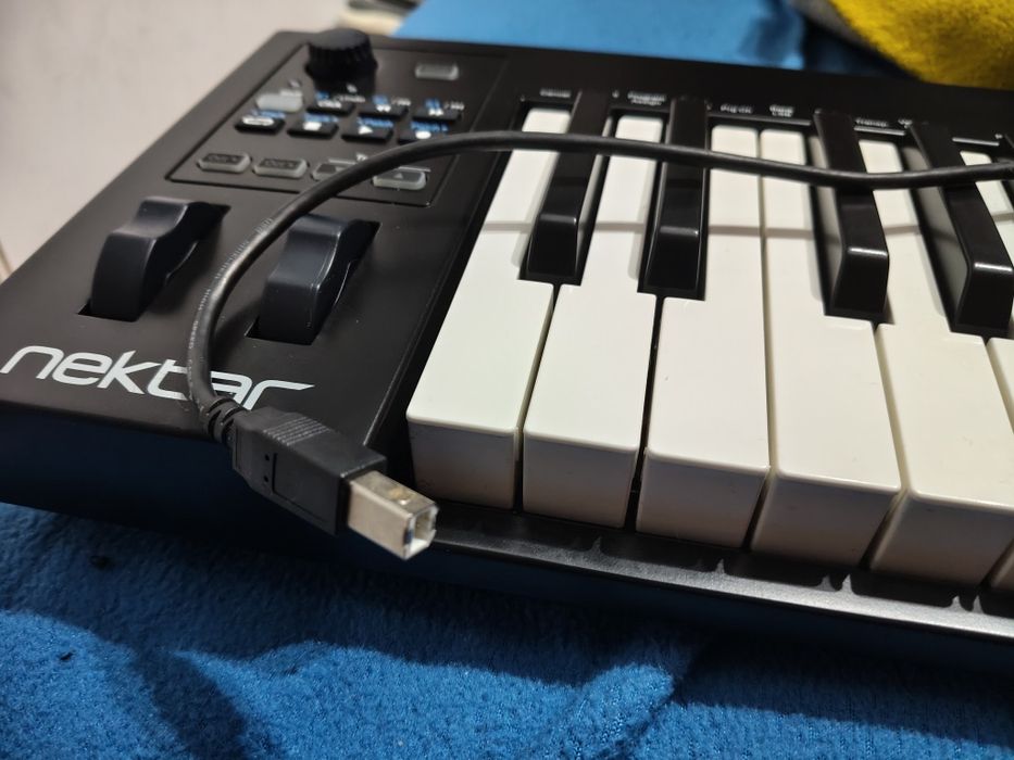 Nektar Impact GX 61 Teclado Controlador MIDI USB