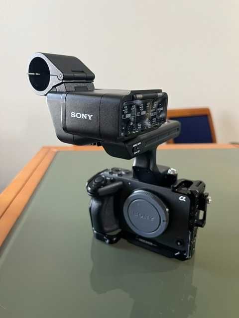 Sony FX30 + XLR-H1 + Cage NEEWER + Bateria + Caixa — Como Nova