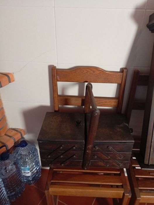 Vendo caixa de madeira