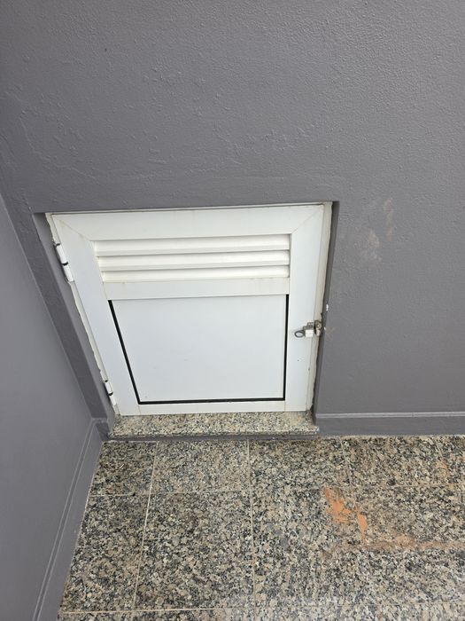 2 Portadas Alumínio Lacado Branco 67x78 cm (Reservado)