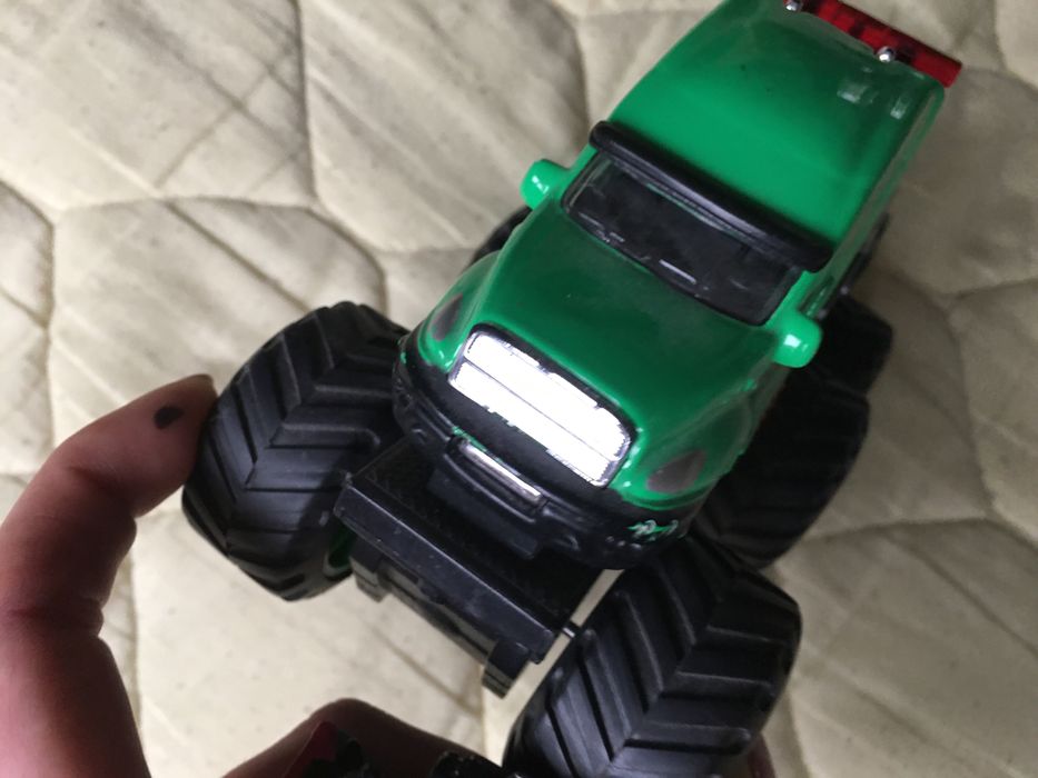 Monster truck, auto