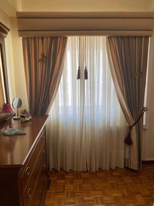 Vendo cortinados com sanefa