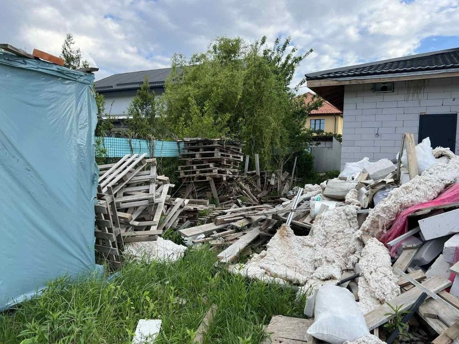 Вивіз сміття . Вивіз буд сміття,  хламу.