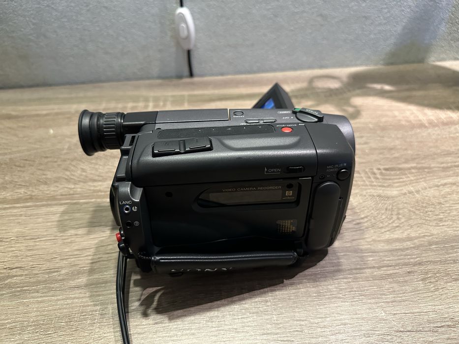Відеокамера робоча Sony CCD-TRV30E | 1995 року | + CCD-TR105E