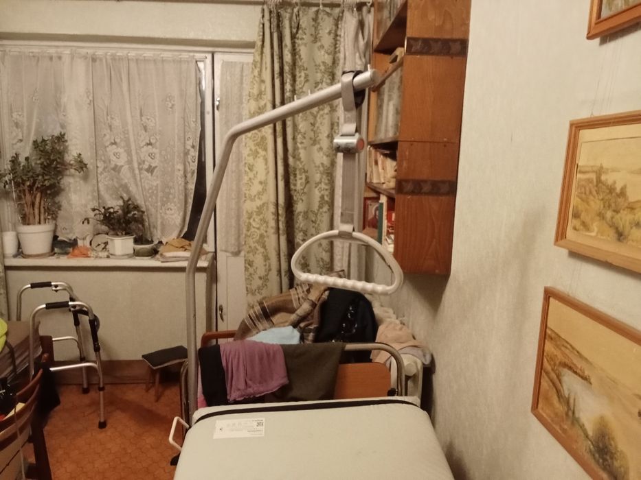 Медицинская кровать