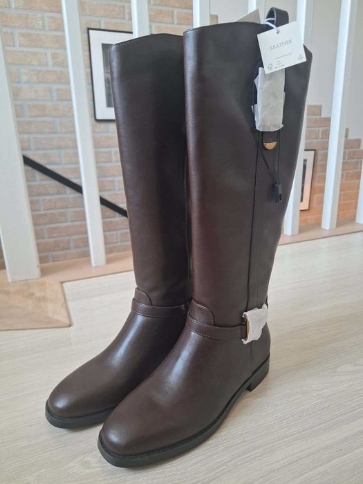 Buty nowe Reserved skórzane kozaki z klamrą r. 37