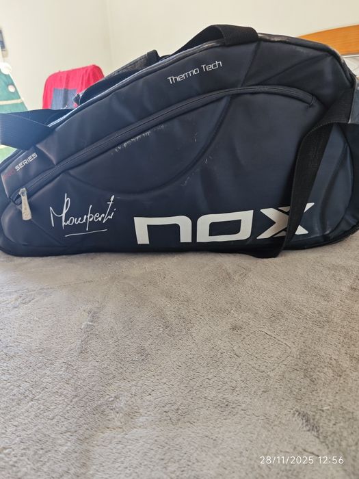 Raquete e saco padel