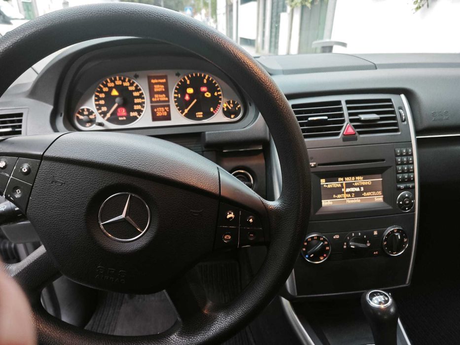 Mercedes B180 CDI 2009 121k-km em óptimo estado