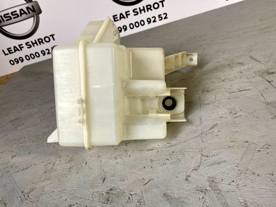 Бачок склоомивача Nissan Leaf бачок омивайки Нісан Ліф шрот Лиф 11-25