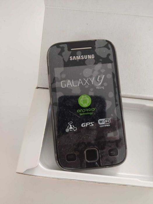 Telemovel Samsung Galaxy Y8
